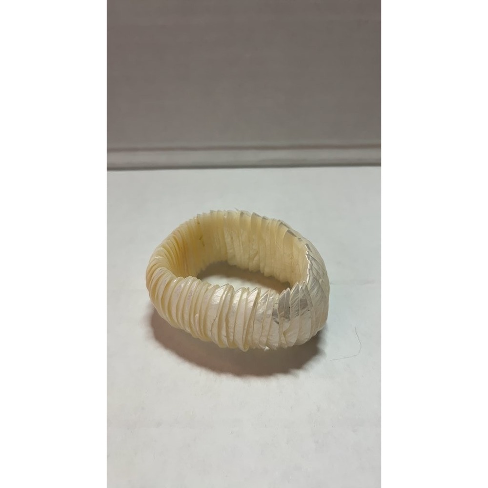 Vintage Shell Disc Bracelet
